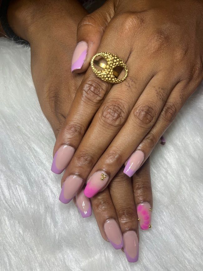Ongles roses et violets pastel